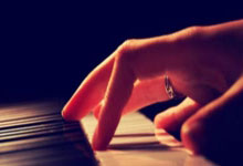 英媒：那不勒斯、尤文图斯都在关注曼联前锋霍伊伦.